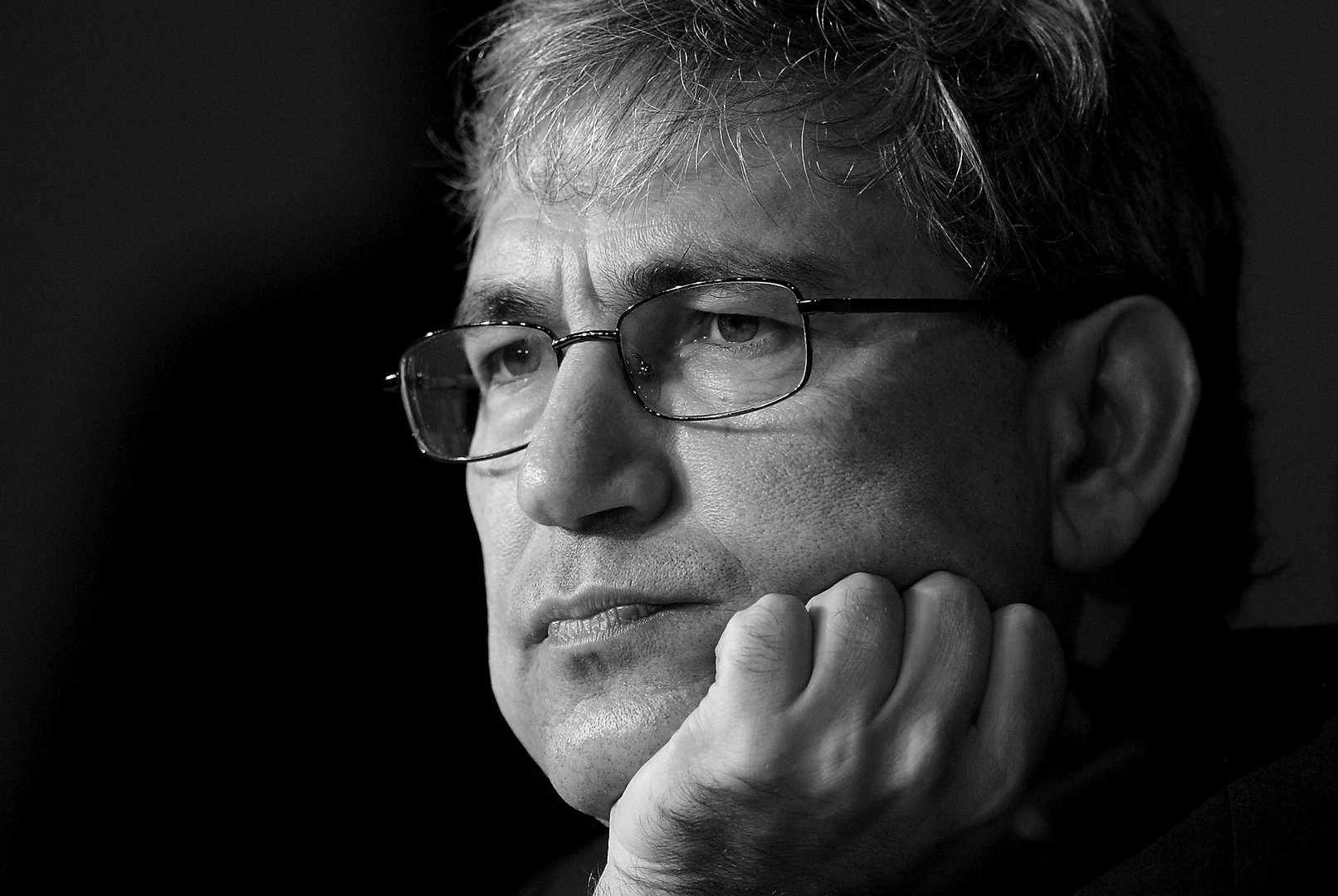 (Review) Orhan Pamuk: history, politics, and melancholy in modern Turkey
