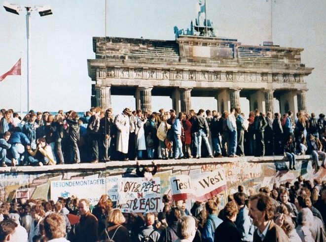 From a wind of change to a whiff of disappointment – The implications of the elections in East Germany 30 years after the fall of the Berlin Wall